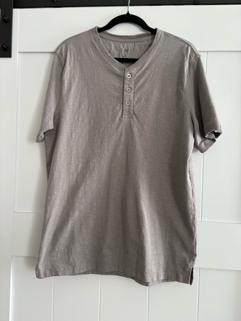 dip Short-Sleeve Henley in Light Taupe